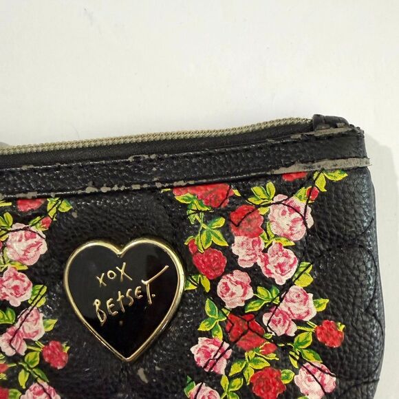 Betsey Johnson, Y2K Black Quilted Rose Zipper Cardholder Coin purse - Picture 2 of 4
